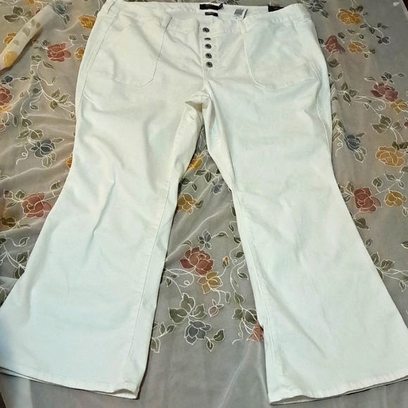 Torrid Jeans/ Size 28 Women - Picture 2 of 8